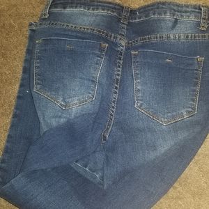 Nwt denim 4 us  skinny jeans